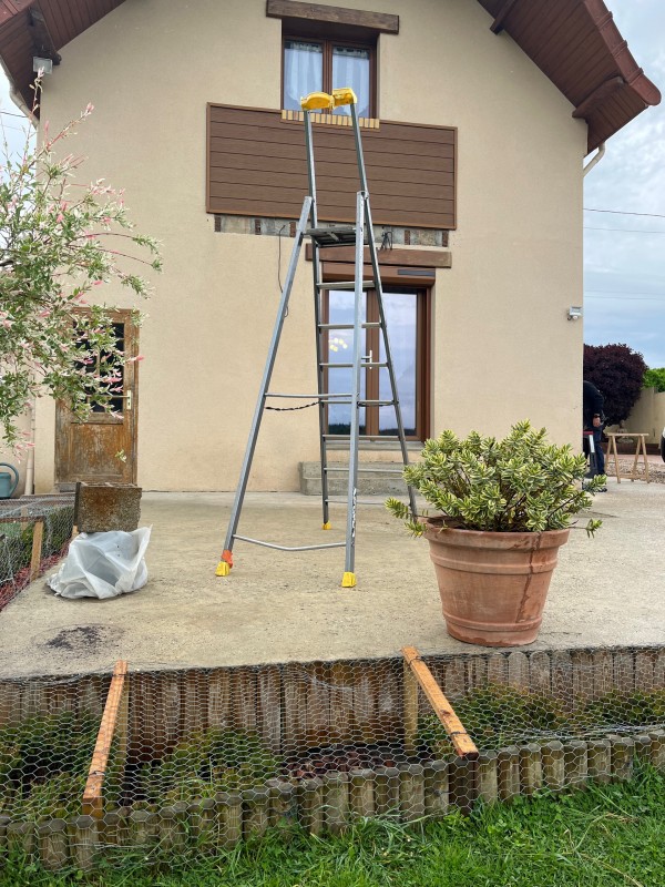 Monter une pergola en aluminium rouge avec store screen près de Barentin