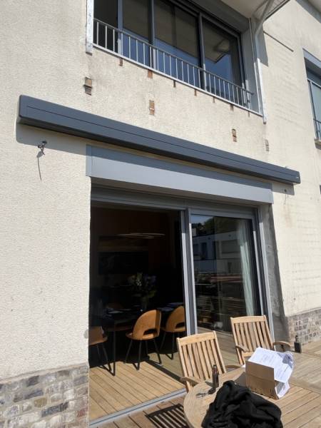 	Vue d’ensemble des stores bannes installés à Duclair par ETANEL