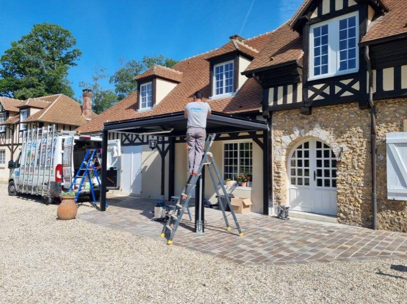Une pergola personnalisée, polyvalente, connectée, innovante et résistante aux éléments 4 saisons