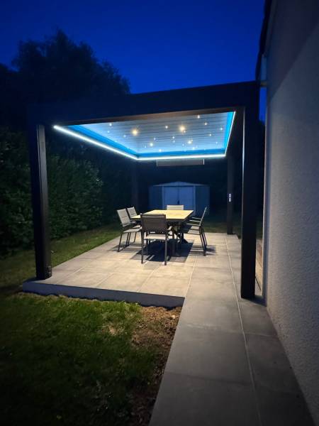 nstallation-professionnelle-pergola-bioclimatique-sur-mesure-etanel.jpg