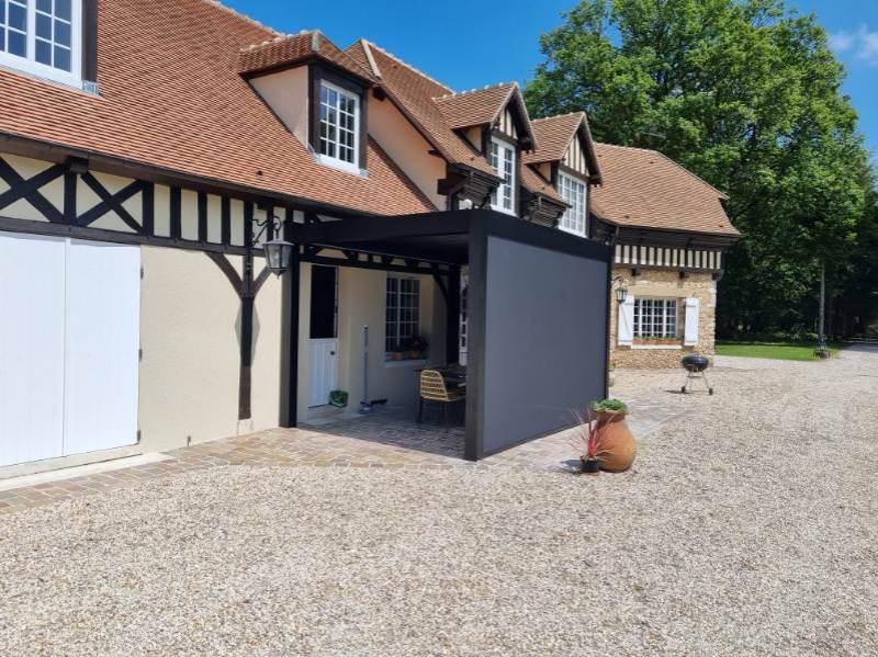 Une pergola personnalisée, polyvalente, connectée, innovante et résistante aux éléments 4 saisons
